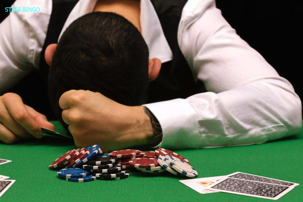Tilt trong poker dễ gặp khi bài thủ chơi thua liên tục