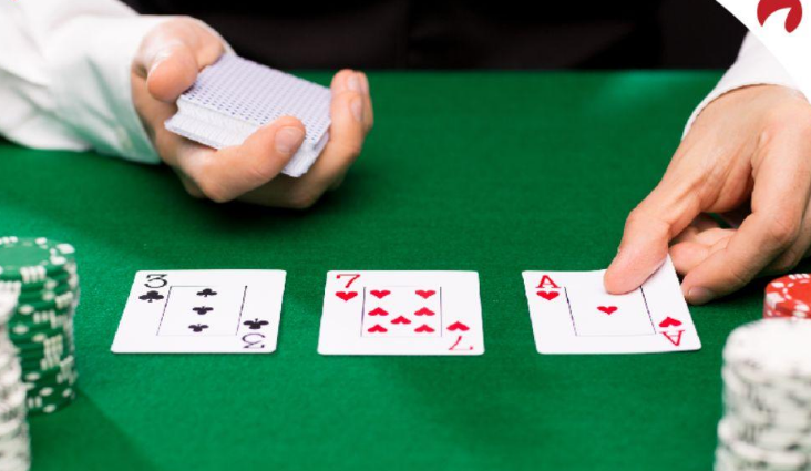 ST666 Game đánh bài 3 cây so sánh điểm của 3 lá bài được chia
