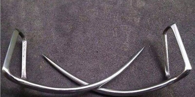 Bộ cựa sắt được sử dụng trong những trận đấu ăn thua bằng tiền